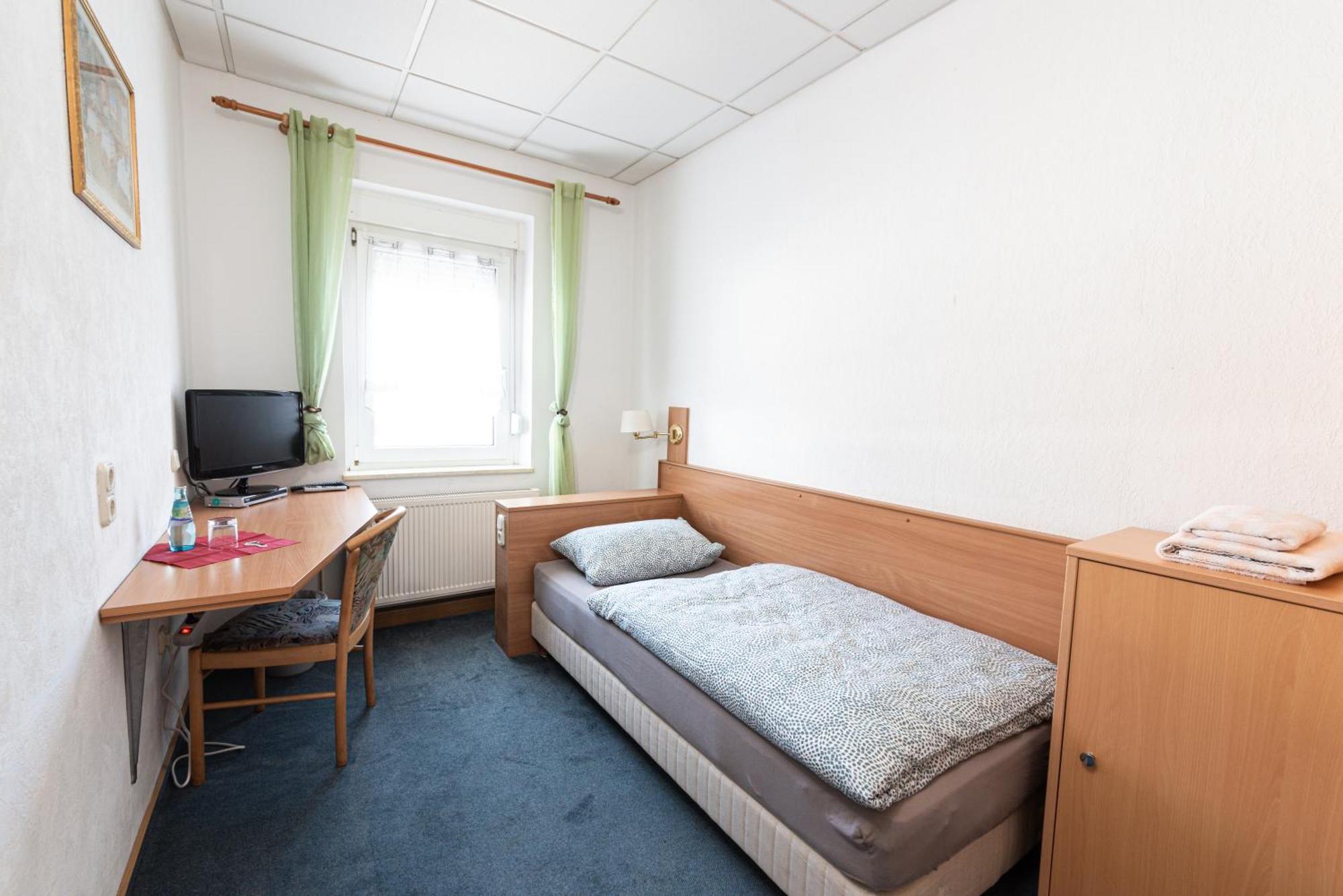 Pension Greiser Leipzig Buitenkant foto